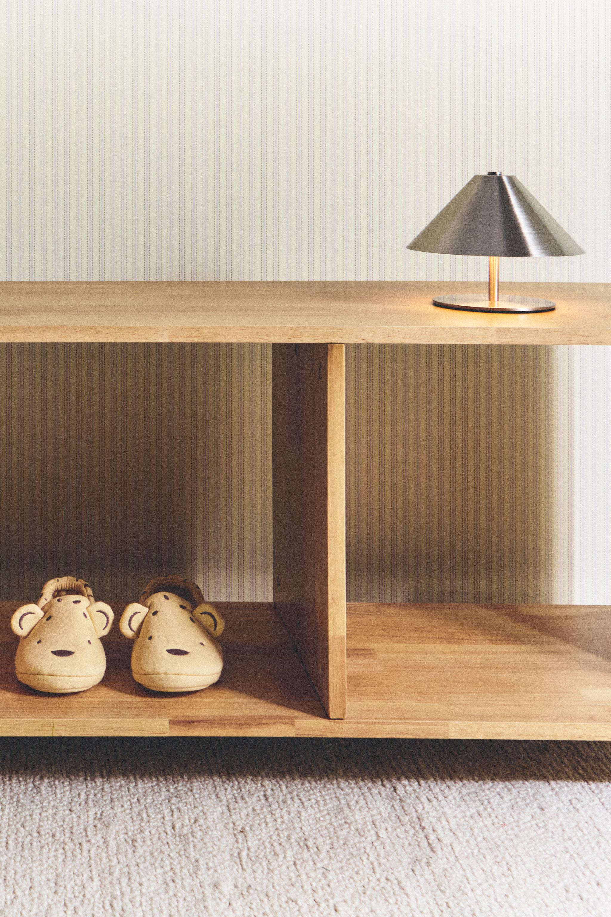 WOOD STORAGE SIDEBOARD